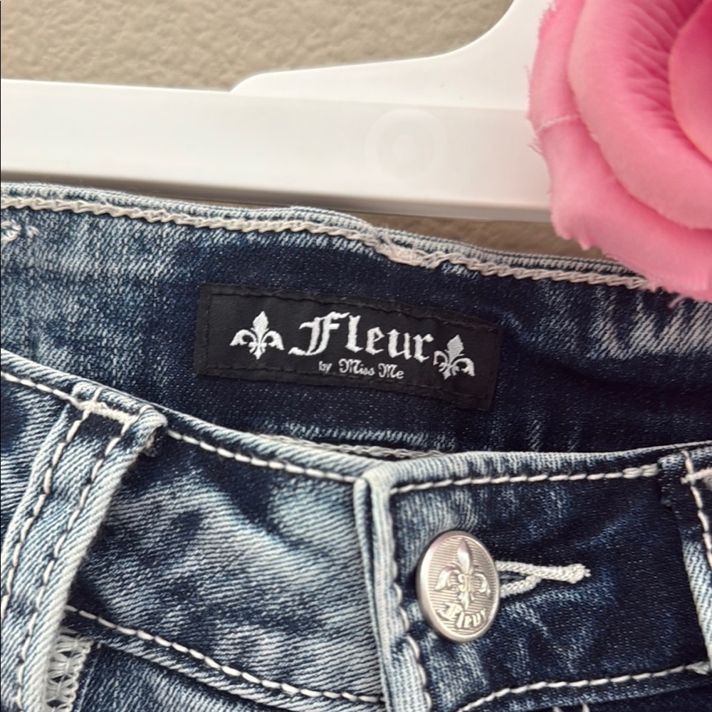 Boot cut Jean - Picture 3 of 12